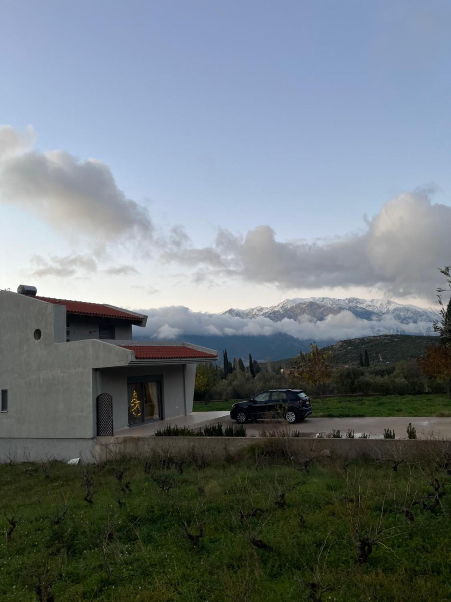 Stellas Guesthouse Near Arachova Stírion エクステリア 写真
