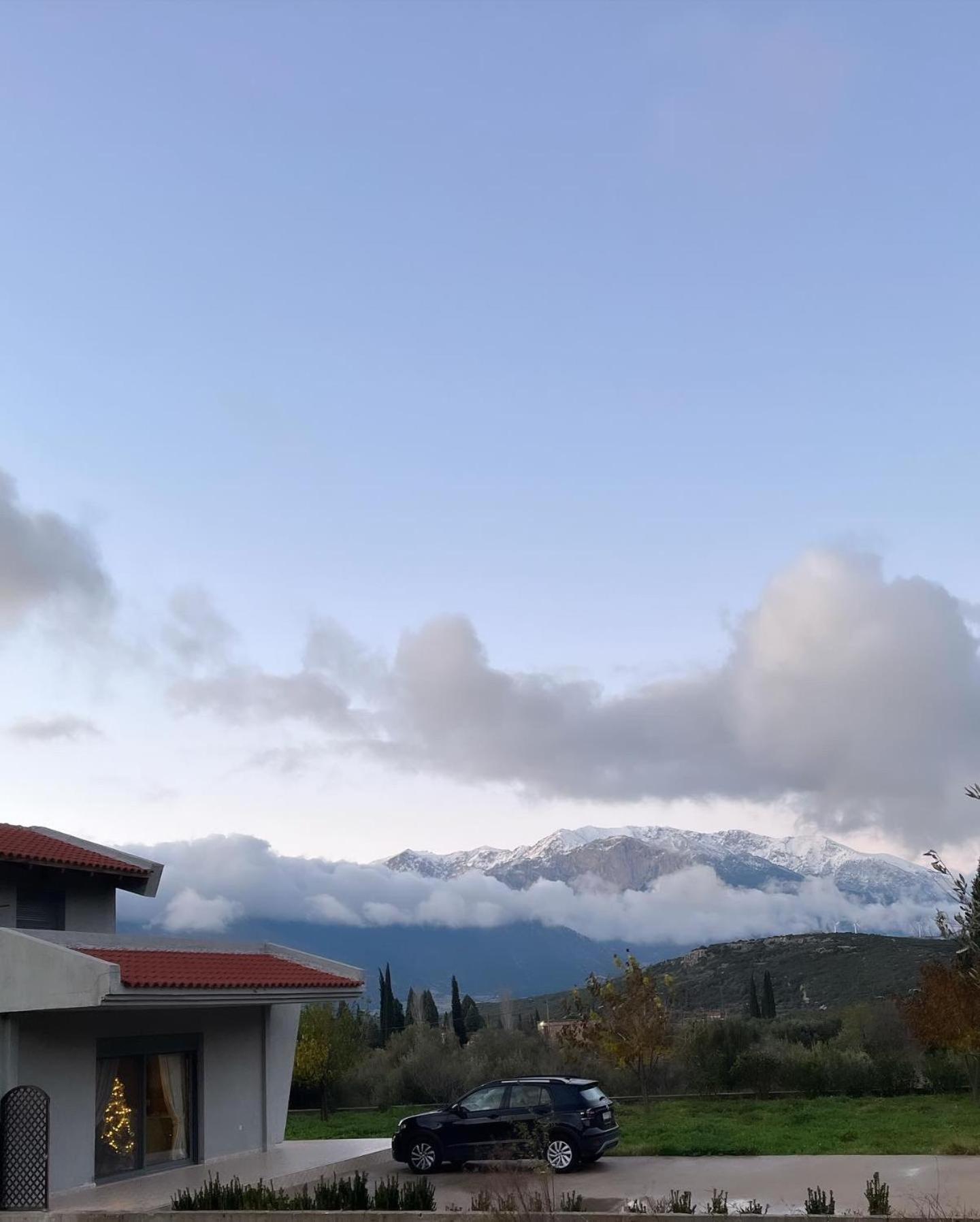 Stellas Guesthouse Near Arachova Stírion エクステリア 写真